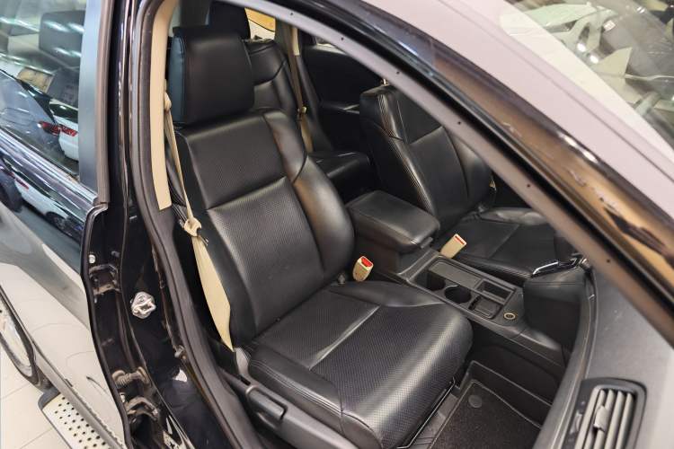 Used Honda CR-V 2016 2.0L two-wheel drive Urban Edition
