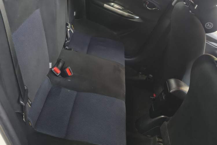 Used Toyota YARiS L 2015 1.5E Automatic Charm Edition
