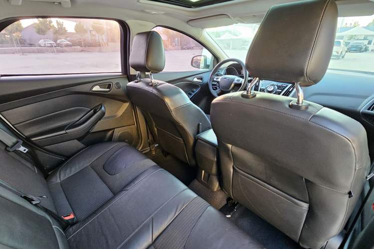 Used Ford Focus 2012 Hatchback 2.0L Automatic Luxury Sport Model
