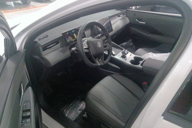 Used BYD Qin PLUS 2025 DM-i Smart Drive 55KM Leading Model
