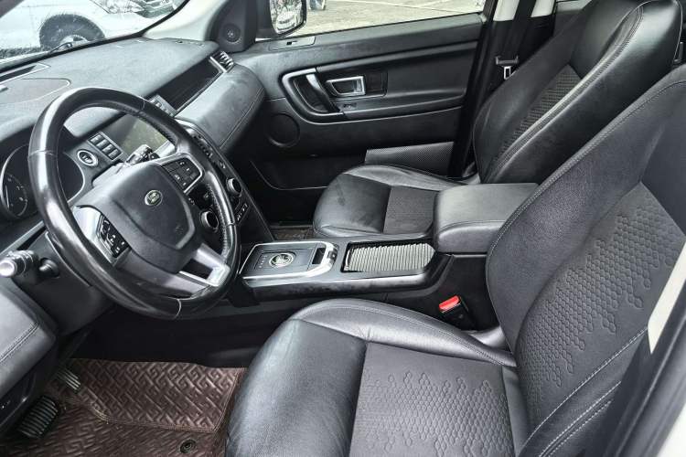 Used Land Rover Discovery Sport 2019 240 PS PURE Edition China V Standard
