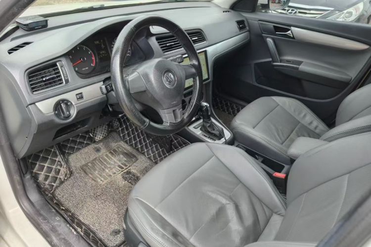 Used Volkswagen Lavida 2013 Revised Classic 1.6L Automatic Fashion Edition
