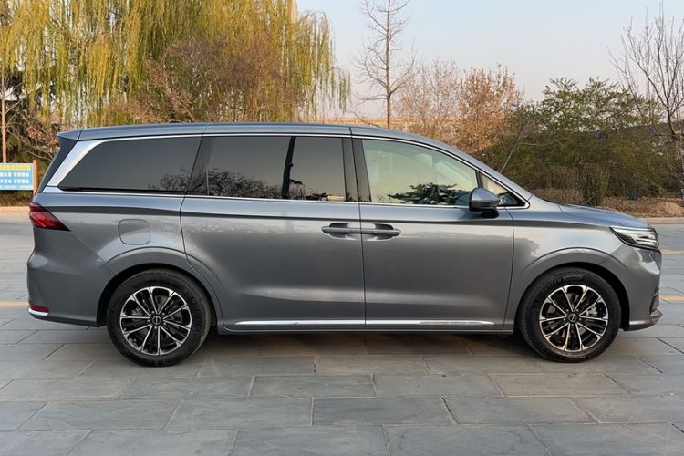 Used Roewe iMAX8 2021 400TGI Supreme Series Prestige Edition
