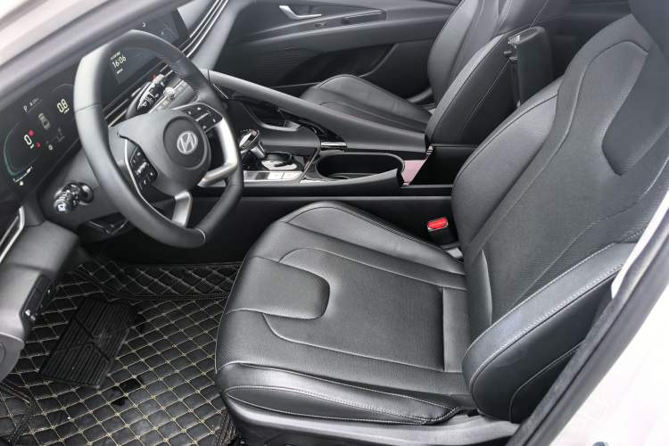 Used Hyundai Elantra 2023 1.5L CVT LUX Prestige Edition