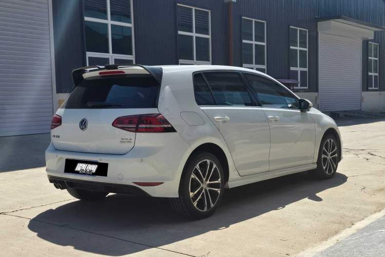 Used Volkswagen Golf 2016 1.4TSI Automatic R-Line
