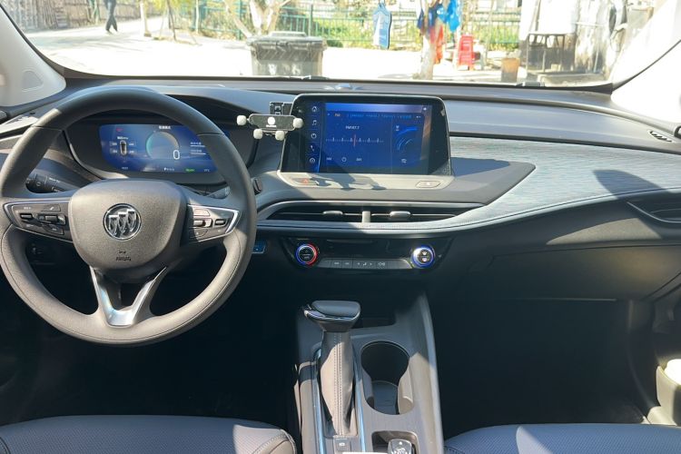 Used Buick Velite 6 2024 450km Range Commuter Version
