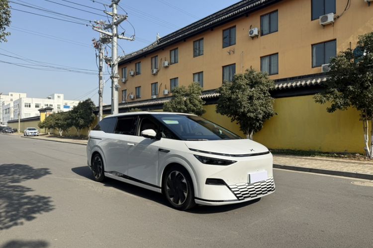 Used XPeng X9 2024 640 All-Wheel Drive High-Performance Max
