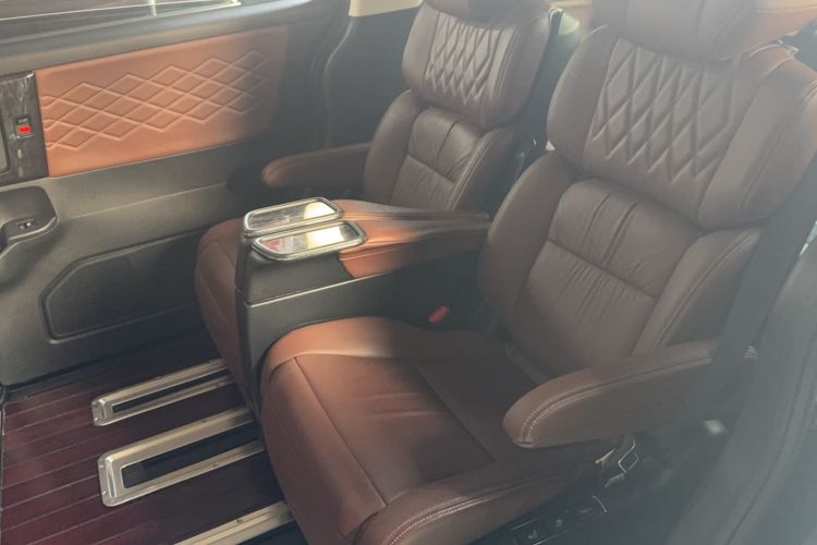 Used Honda Elysion 2019 2.0L Hybrid Supreme Edition
