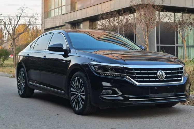 Used Volkswagen Passat 2019 330TSI Luxury Edition China VI Standard
