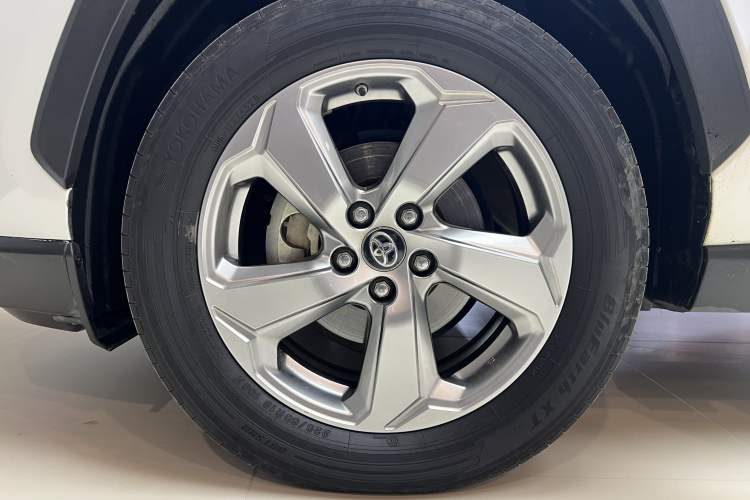 Used Toyota RAV4 2021 2.0L CVT Two-Wheel Drive Fashion PLUS Edition
