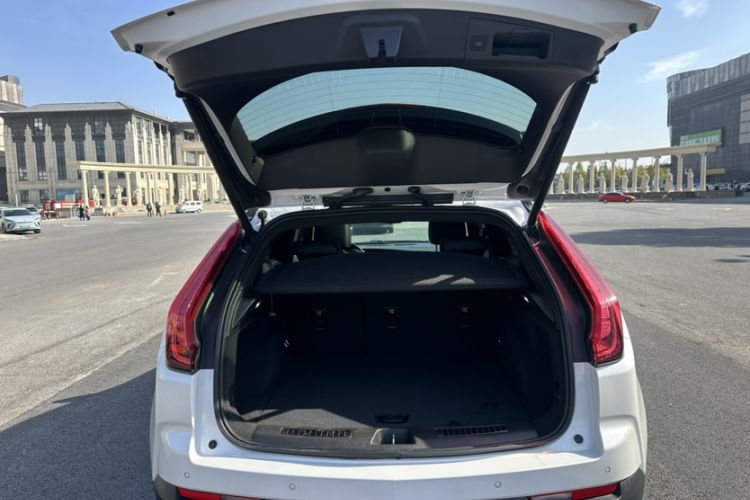 Used Cadillac XT4 2018 28T Two-Wheel-Drive Luxury Model
