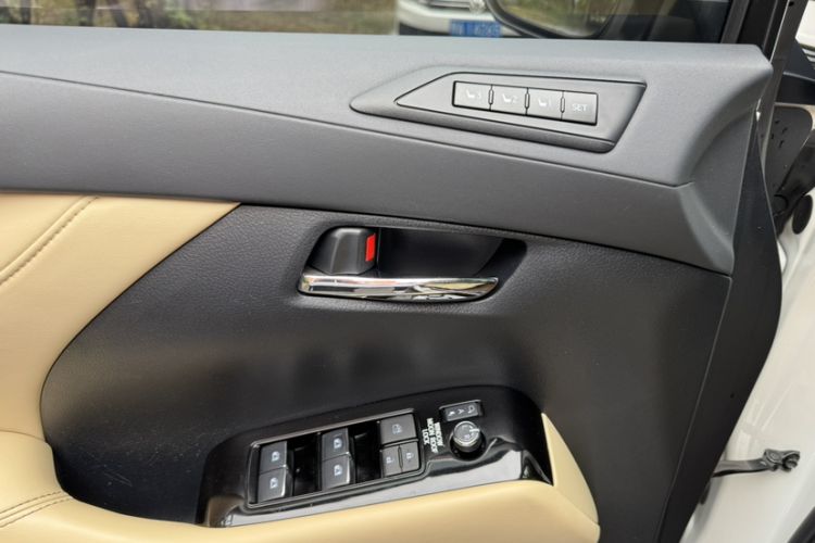 Used Toyota Alphard 2018 Revised Version 3.5L Luxury Edition
