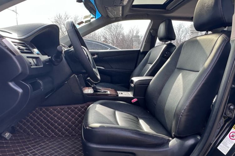 Used Toyota Camry 2016 2.0G 10th Anniversary Leading Edition
