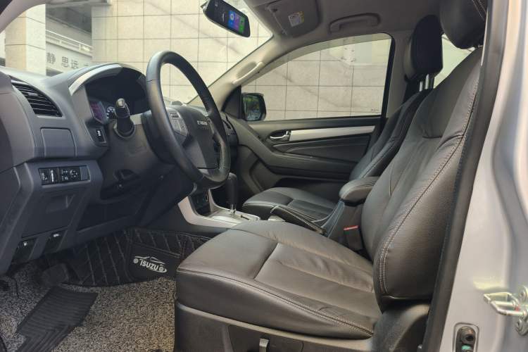 Used Isuzu mu-X 2015 3.0T 4x4 Automatic Luxury 7-Seater
