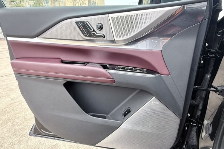 Used Cadillac XT5 2025 2.0T Platinum Edition
