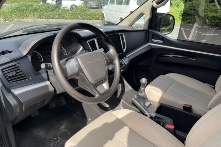 Used FORTHING Lingzhi 2022 M5 1.6L Practical Model 5 Seats
