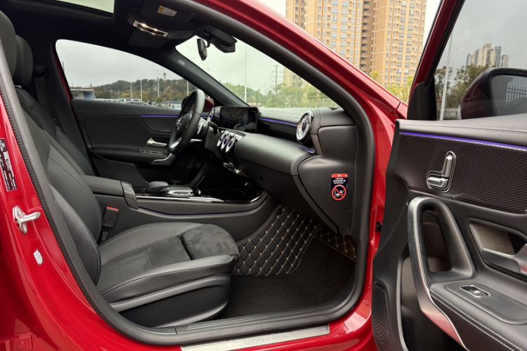 Used Mercedes-Benz A-Class 2022 Revised Version A 200 L Sport Sedan Fashionable Style
