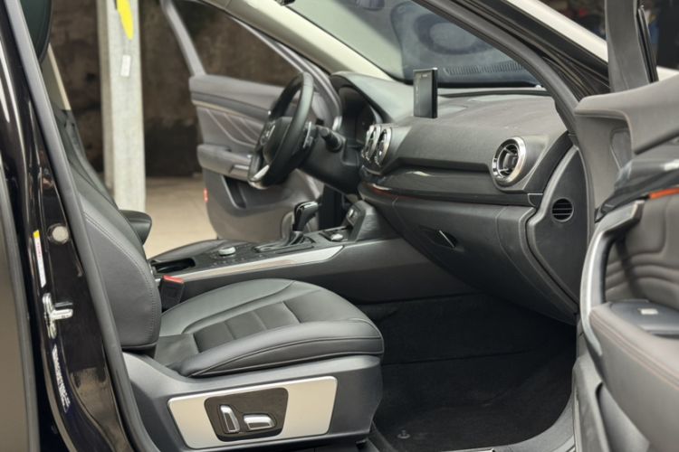 Used Wey VV7 2017 2.0T Flagship Edition
