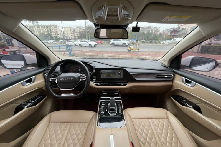 Used Wuling Victory 2023 2.0L DHT Deluxe Edition
