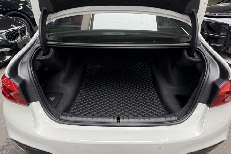 Used BMW 5 Series 2018 Restyled 530Li Leading Edition M Sport Package
