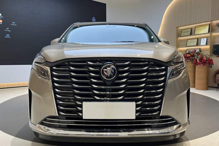 Used Buick GL8 2023 ES Lu Zun Deluxe and Yue Edition
