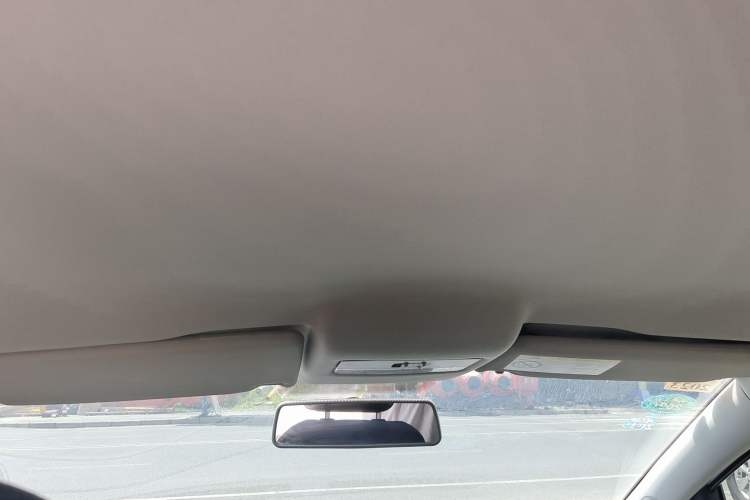 Used Volkswagen Polo 2016 1.4L Manual Fashion Model
