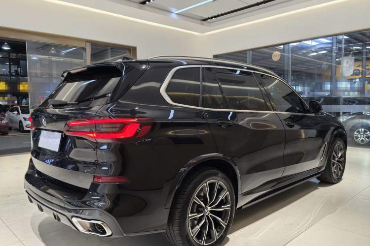 Used BMW X5 2022 Restyled xDrive 30Li Luxury Version M Sport Package