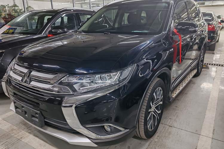 Used Mitsubishi Outlander 2018 2.0L Two-Wheel Drive Glory Edition 5 Seats