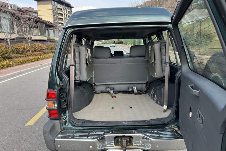 Used Leopaard 6481 2009 2.2L Manual Two-Wheel Drive
