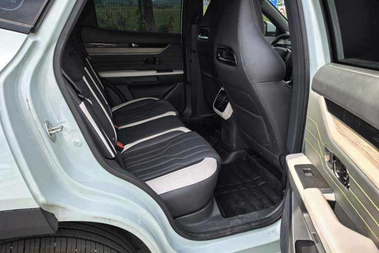 Used  Shanhai L6 2024 1.5TD DHT MAX
