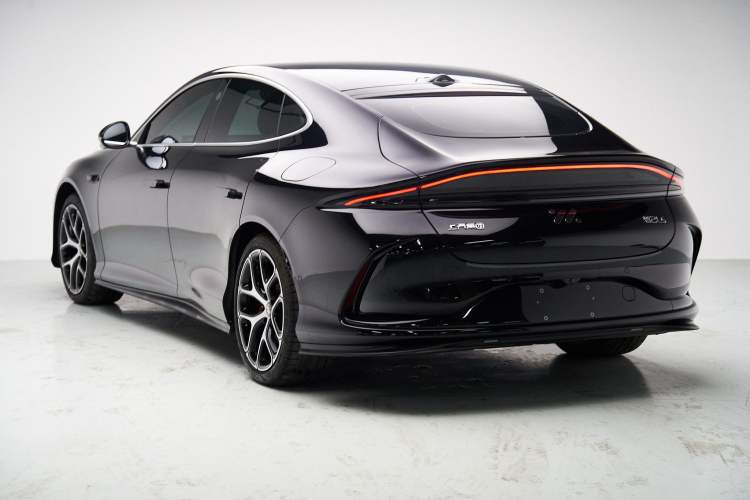 Used  L6 2025 Pro Max model
