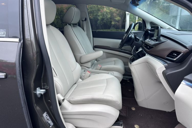 Used Buick GL8 2021 Land Cruiser Executive 652T Premium Model
