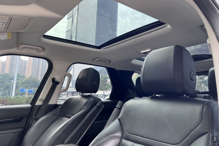 Used Land Rover Discovery 2018 3.0 SC V6 SE
