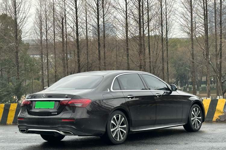 Used Mercedes-Benz E-Class New Energy 2023 E 350 e L Plug-in Hybrid Sports Sedan
