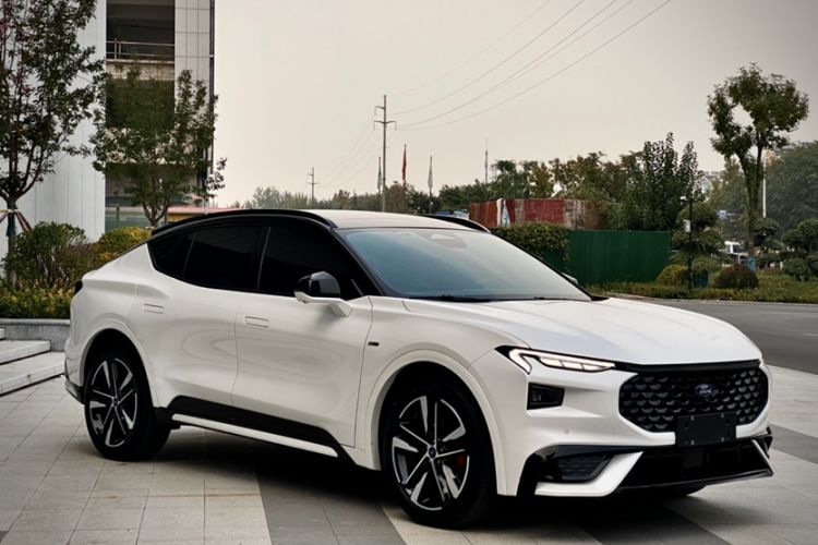 Used Ford EVOS 2022 Facelift EcoBoost 245 ST-Line
