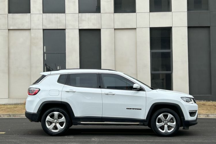 Used  Compass 2019 220T Automatic Enjoyment Version
