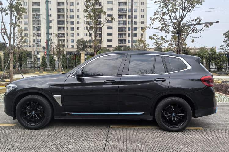 Used BMW iX3 2021 Leading Model