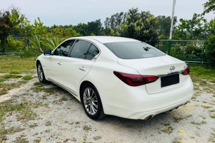 Used Infiniti Q50L 2018 2.0T Enjoyment Version China VI Standard
