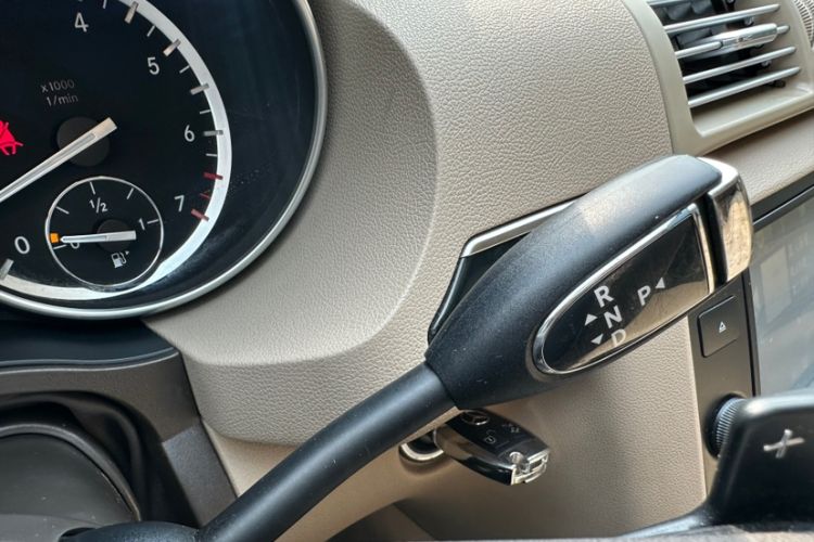 Used Mercedes-Benz R-Class 2017 R 320 4MATIC Business Edition Prestige Model