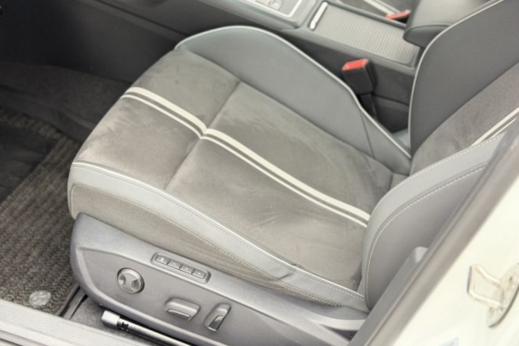 Used Volkswagen Golf 2023 280TSI DSG R-Line Lite
