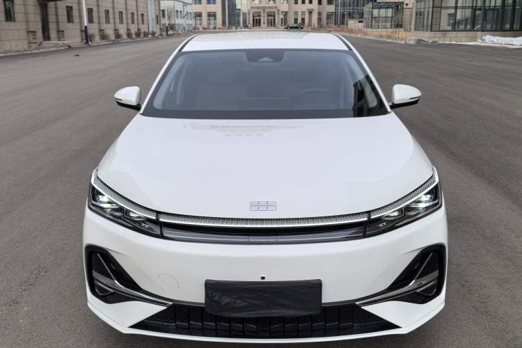 Used  Galaxy A7 2025 Model EM-i 70km Luxury Edition
