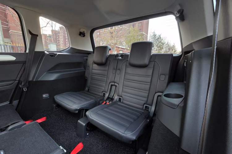 Used Volkswagen Touran 2018 Volkswagen Touran L 280TSI DSG Luxury Edition 7 Seats
