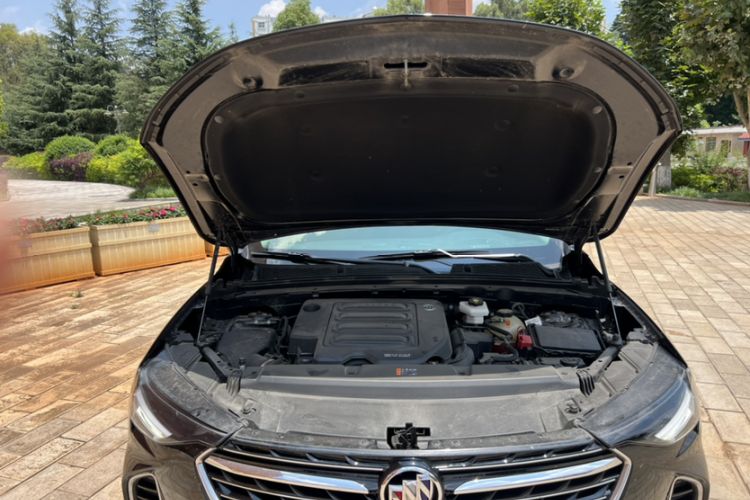 Used Buick Envision 2023 Encore S 552T Two-Wheel Drive Luxury Model
