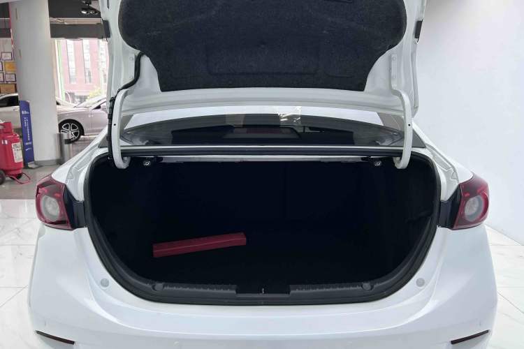 Used Mazda Mazda 3 Axela 2016 Sedan 1.5L Automatic Comfort Model
