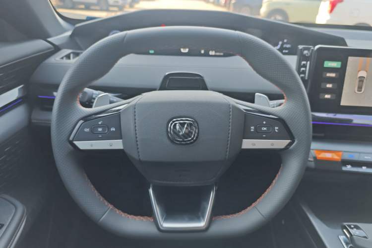 Used Changan UNI-V 2023 1.5T Prestige Model
