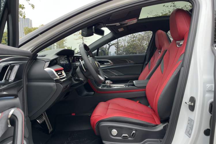 Used Hongqi H6 2023 2.0T ZhiShang Version