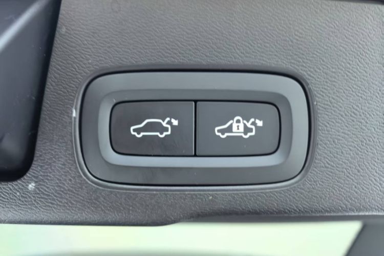 Used Volvo XC60 2024 B5 4x4 Smart Luxury Edition