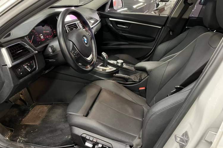 Used BMW 3 Series 2018 320Li Leading Luxury Package
