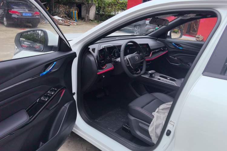 Used Changan X5 PLUS 2025 1.5T DCT Pioneer Edition
