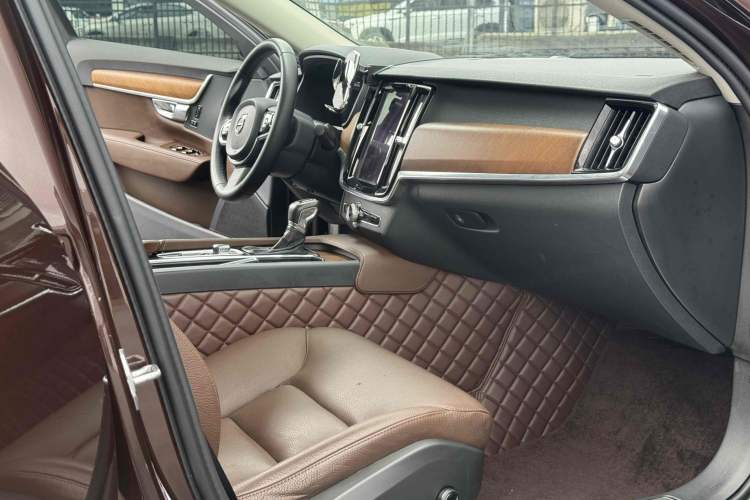 Used Volvo S90 2020 T5 Zhiyi Luxury Edition
